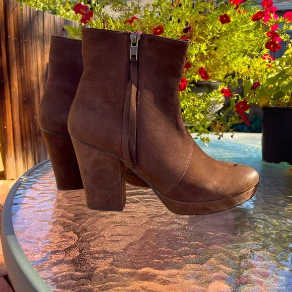 European Platform Booties - Picture 4 of 7